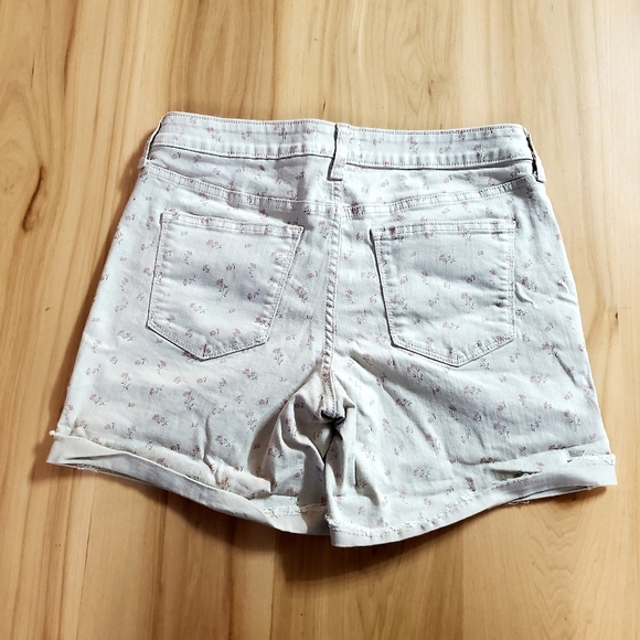 Sonoma Cream Denim Midrise Womens Rolled Shorts, Size 10, Floral 4" rise - Picture 2 of 6
